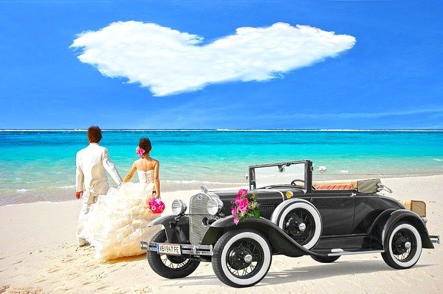 Oldtimer Bride And Groom - Myriams-Fotos / Pixabay